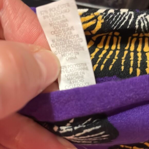 ✨LuLaRoe Purple Halloween Skeleton & Bones Leggings - Picture 7 of 7